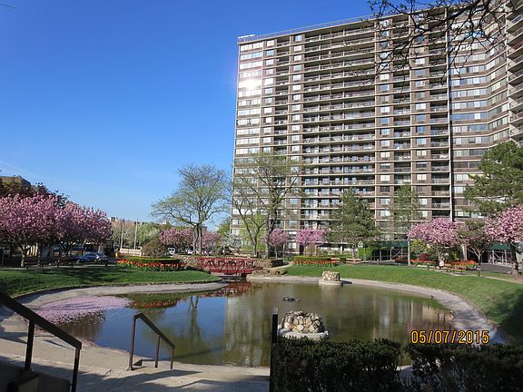 3rd image of 2 Bay Club Dr APT 3D