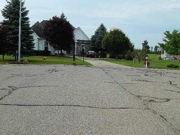 4th image of 298 Mansfield Dr