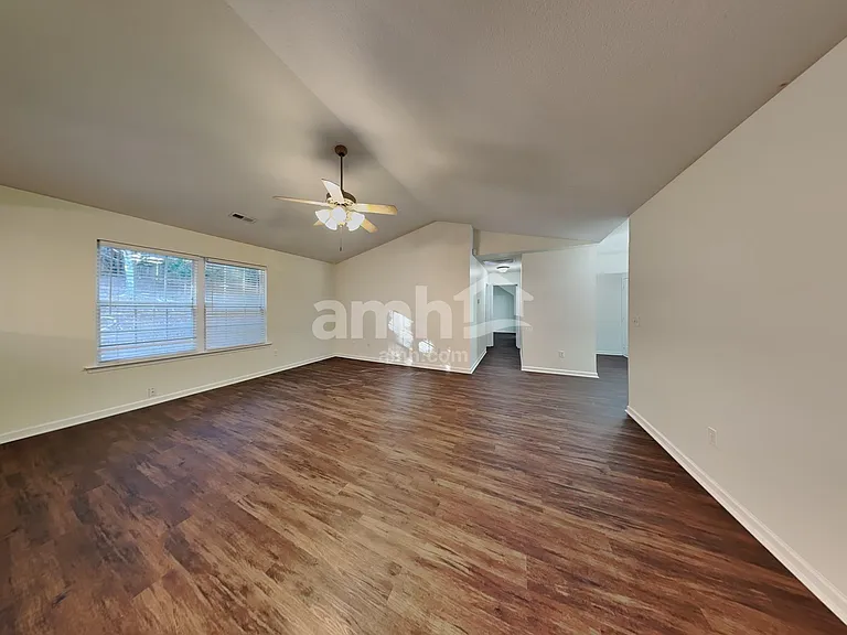 201 Cassidy Ct — Photo 5