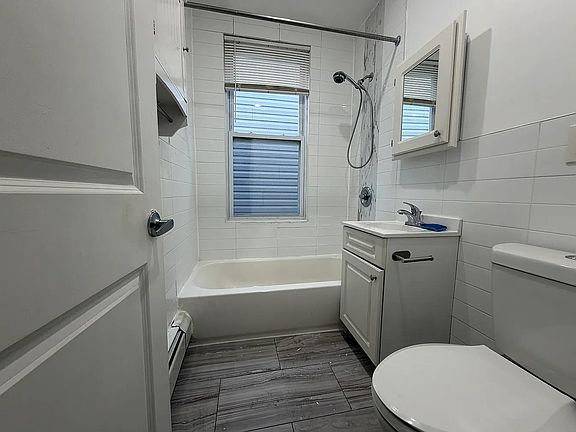 3rd image of 186 Seaview Ave #3L