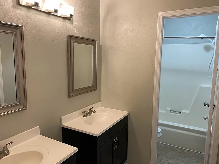 448 Oakland Rd #1 — Photo 13