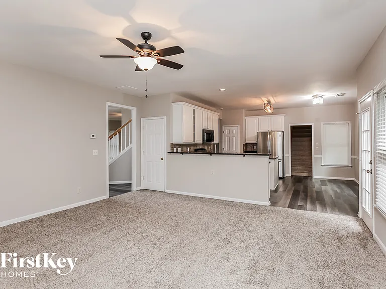 3215 Maple Terrace Dr — Photo 4