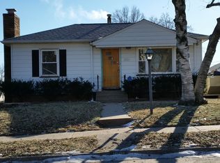1621 W 37th St, Davenport, IA 52806