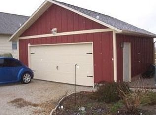 901 Hunter Dr, Cole Camp, MO 65325