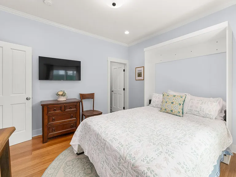 750 Coronado Ave — Photo 46