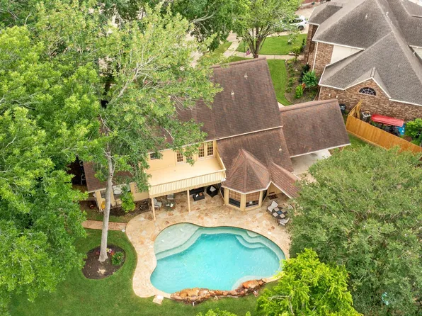 2222 Mossy Glen Ct, Richmond, TX 77406