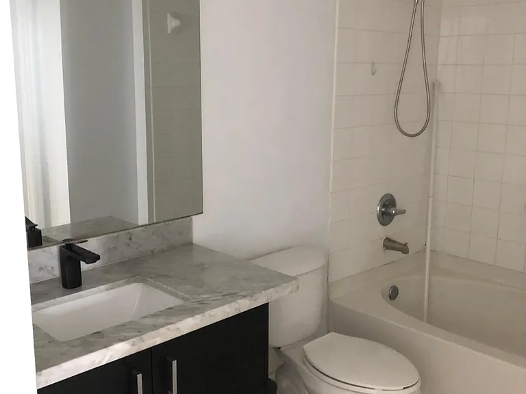 5085 NW 7th St #1410 — Photo 8