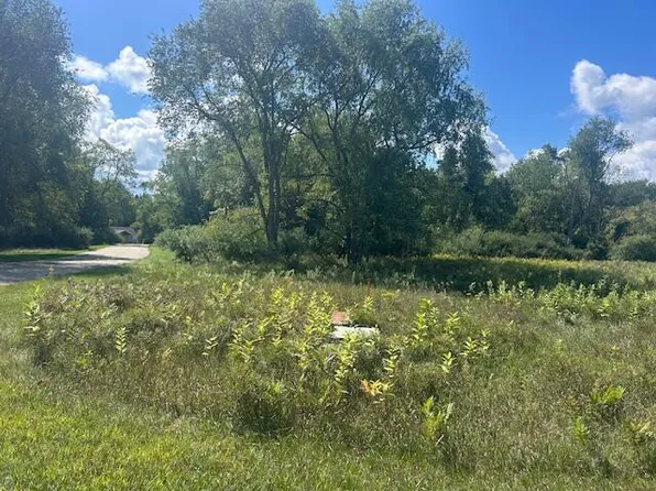 8765 Edgewater Dr, Stanwood, MI 49346