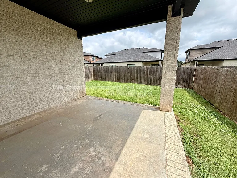 9817 Mylea Cir — Photo 18