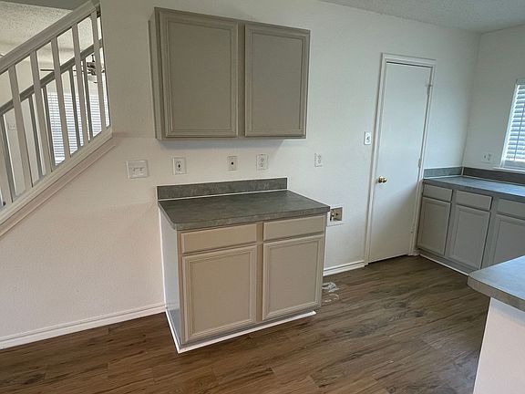 5th image of 308 Teakwood Ln