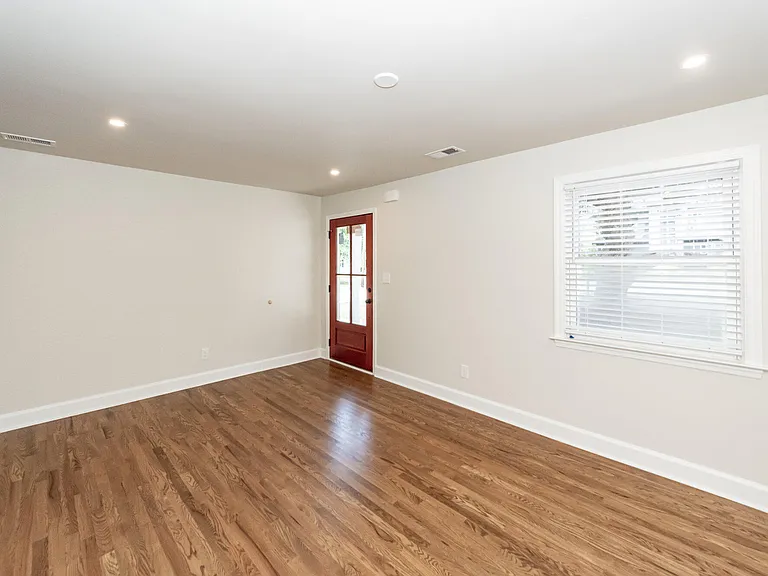 17 Vincent Dr #A — Photo 7
