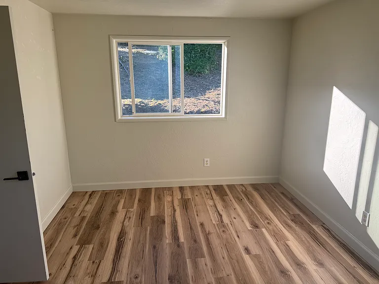 725 NW Quarry Rd — Photo 11