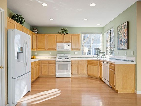 4th image of 3976 Match Point Avenue