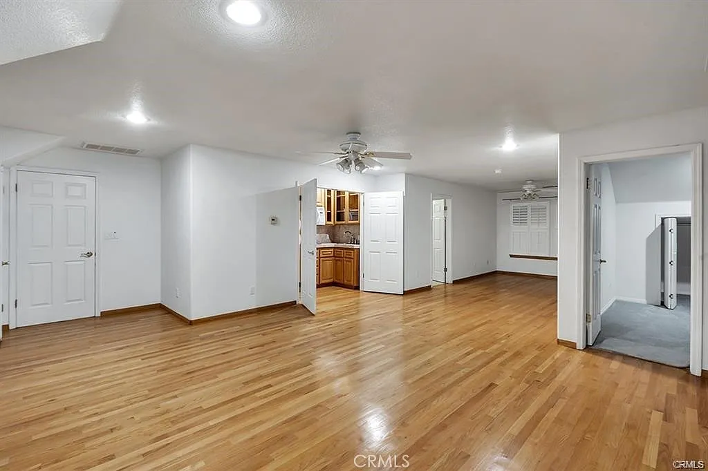 1 bed, 900 sqft, $1,980 — Photo 4