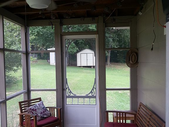 Screened in porch off kitchen