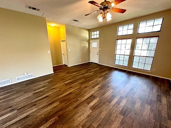 3rd image of 7913 Steppington Dr