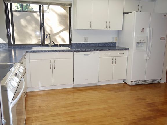 3rd image of 4220 Glen Haven Ln