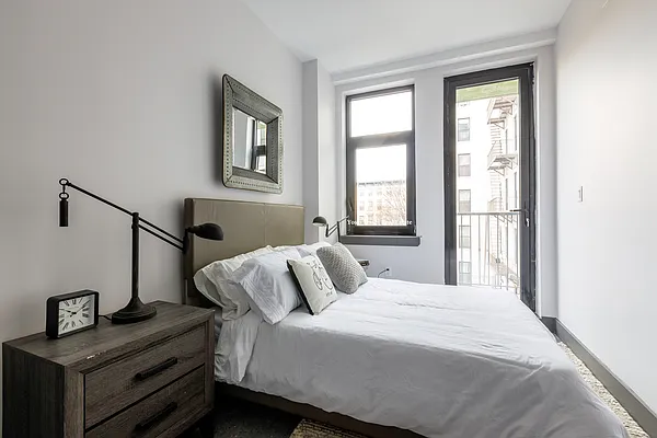 Rented by Compass | media 9