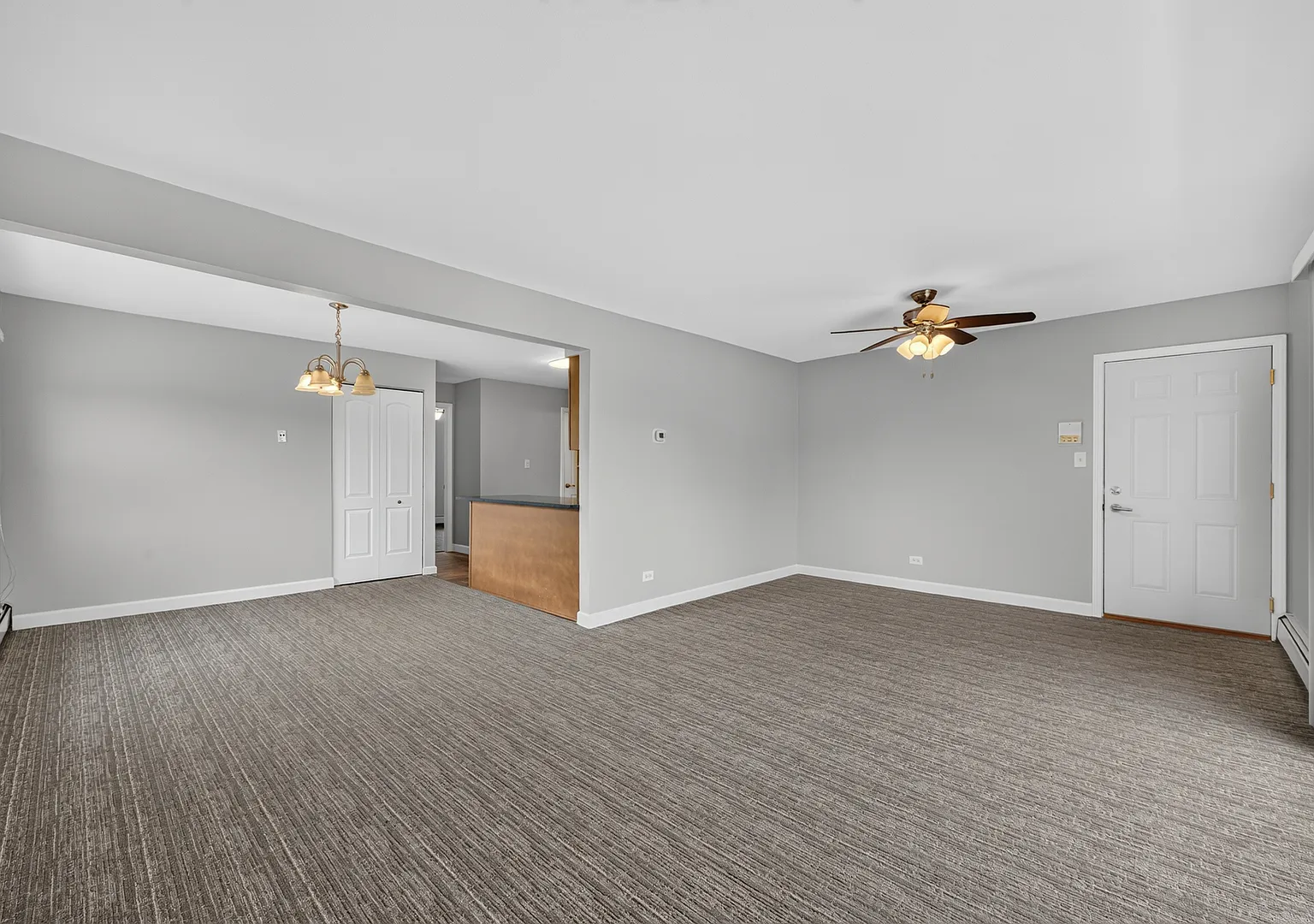 2 bed, 900 sqft, $1,600 — Photo 3