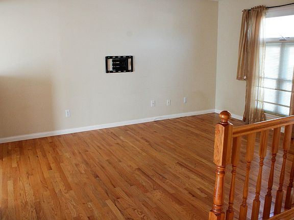2nd image of 455 Glenview Ct