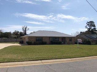 1045 Palisade Dr, Pensacola, FL 32504