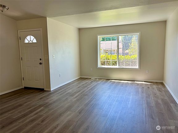 2nd image of 4208 Avonlea Drive SE