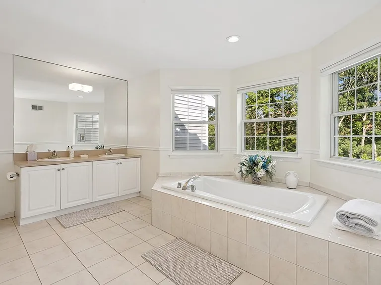 35 Hollow Ln — Photo 18