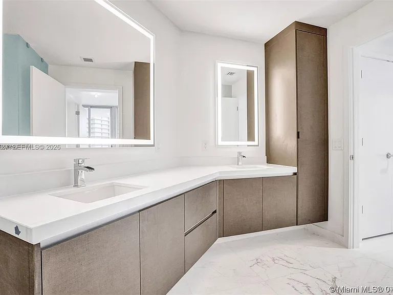 851 NE 1st Ave #3903 — Photo 46