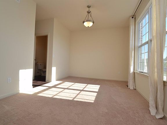 3rd image of 4477 Cherry Blossom Dr