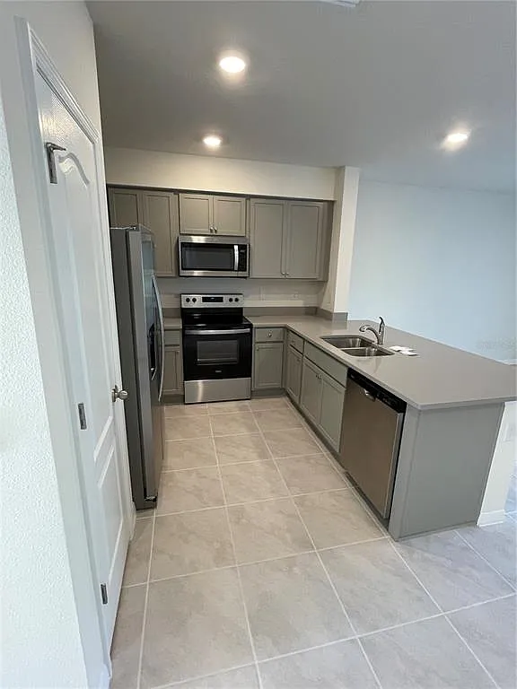 3 bed, 2.5 bath, 1515 sqft, $1,799 — Photo 4