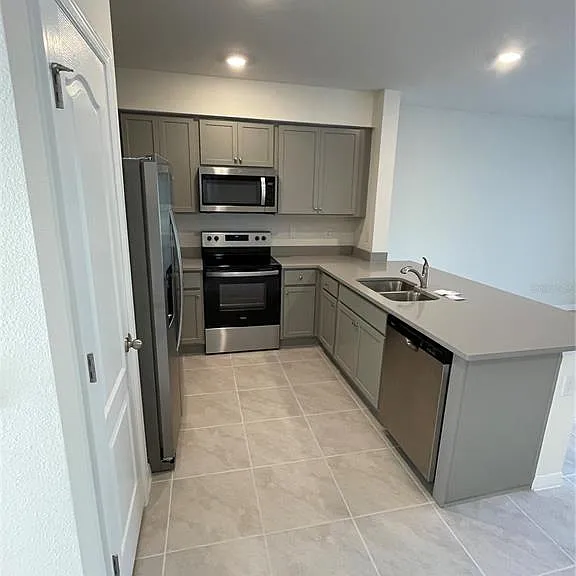 3057 Canary Ave — Photo 4