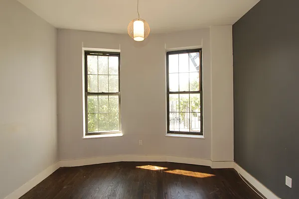 Rented by Nooklyn NYC LLC | media 41