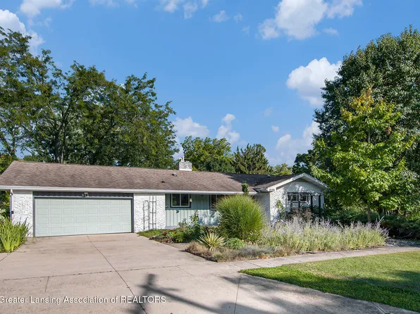 911 Belknap St, Grand Ledge, MI 48837
