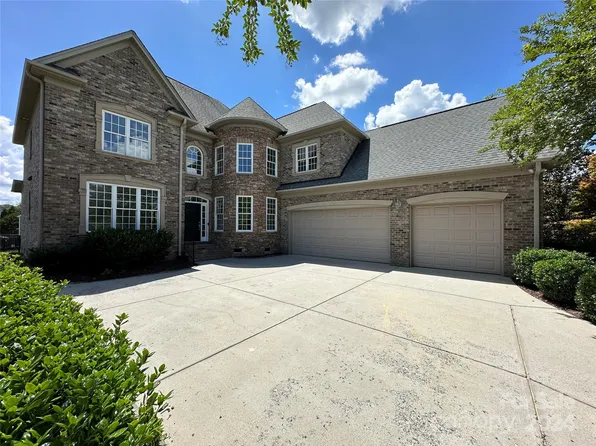 8910 Vickery Ln, Harrisburg, NC 28075