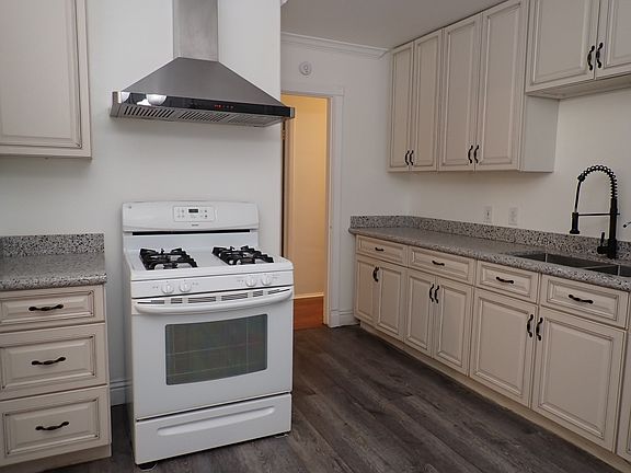 4th image of 13461 Galway St