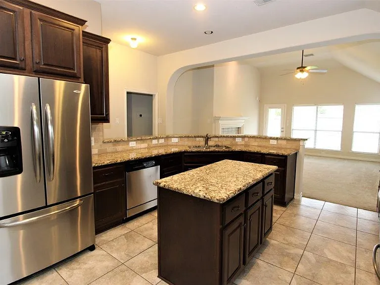 8902 Peach Oak Xing — Photo 11