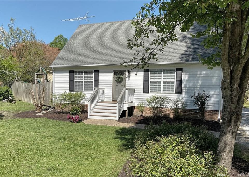 1st image of 128 King Henry Way