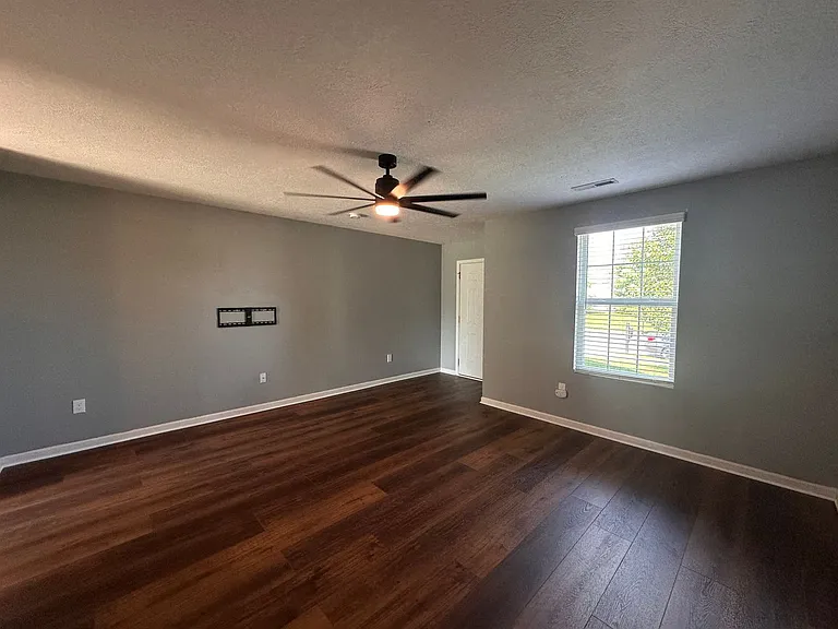 3914 Wheat Ave — Photo 2