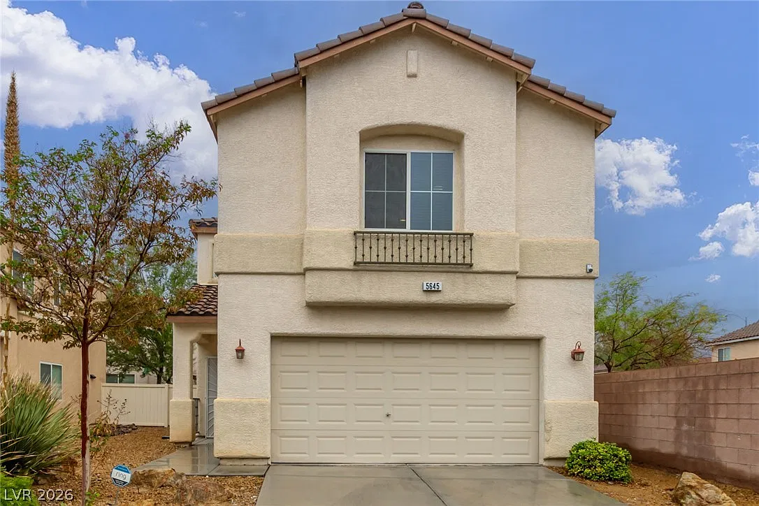 3 bed, 2.5 bath, 1467 sqft, $1,925 — Photo 2