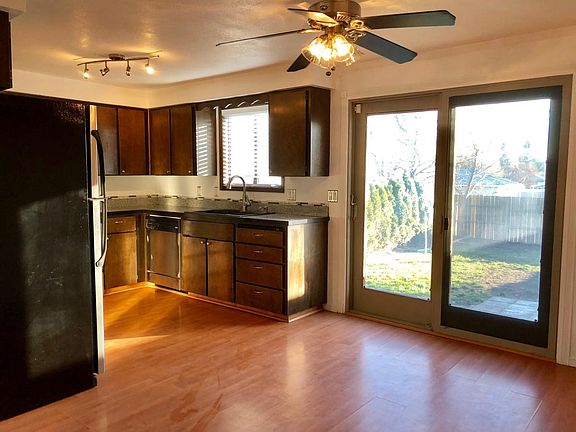 3rd image of 3504 E Grace Ave