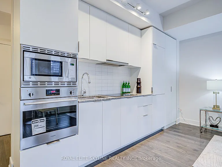 955 Bay St #310 — Photo 20
