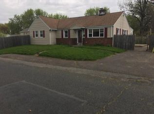 150 Lawndale St, Chicopee, MA 01013