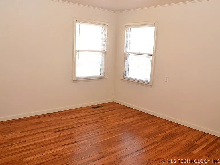 726 S Apple St — Photo 12
