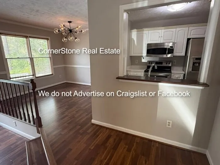 1267 Exeter Ln — Photo 4
