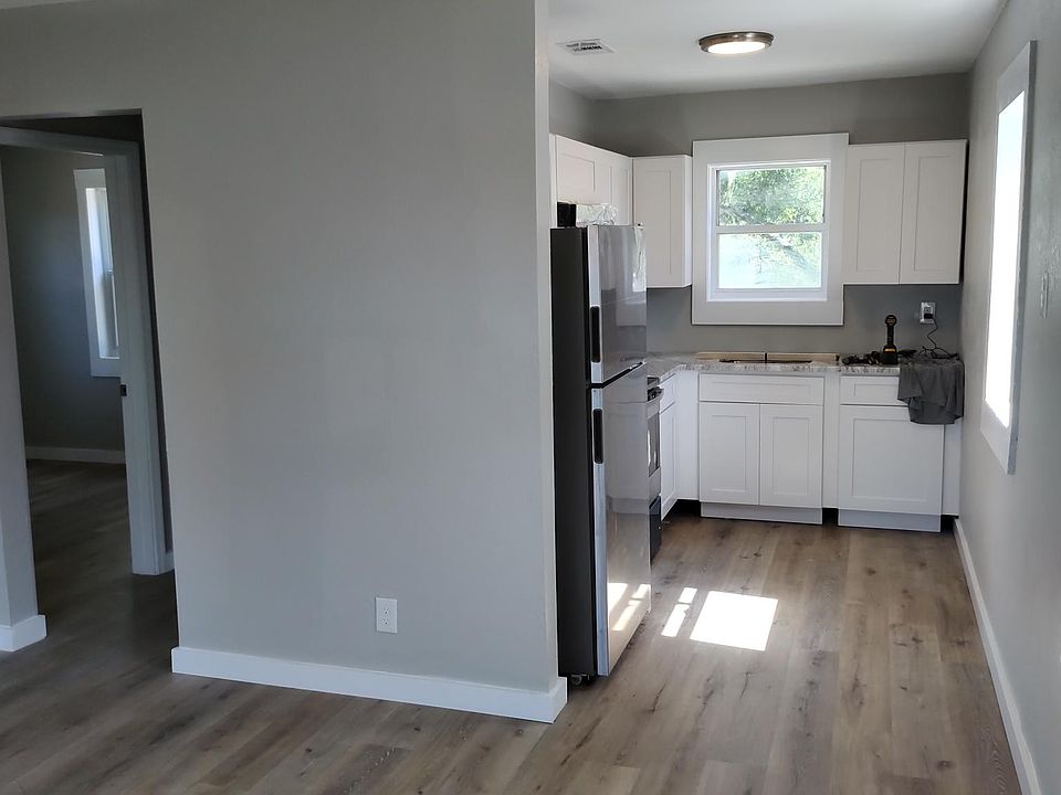 1st image of 3435 1/2 22nd Ave S