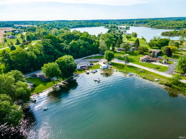 1217 N Riley Rd, Kendallville, IN 46755