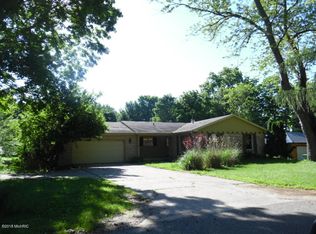 61015 Howell Dr, Cassopolis, MI 49031