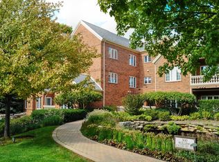 311 Regent Wood Rd #311, Northfield, IL 60093