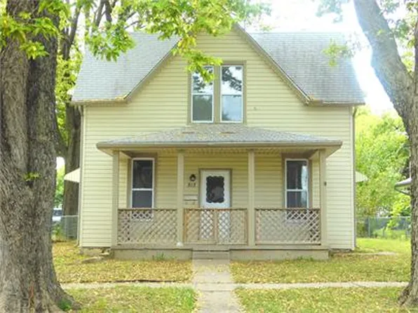 515 W 10th St, Junction City, KS 66441