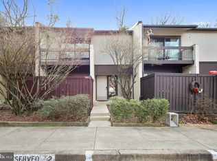 11617 Newbridge Ct, Reston, VA 20191